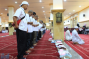 بالصور.. المسلمون الجدد يؤدون صلاة العيد الأولى في حياتهم 